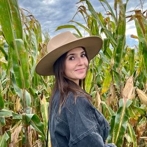 Meet your Posher, Lex